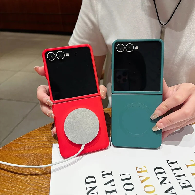 Liquid Silicone Magnetic Phone Case - เคสโทรศัพท์ซิลิโคนเหลวแบบนิ่ม แม่เหล็กในตัว สำหรับ Samsung Galaxy Z
